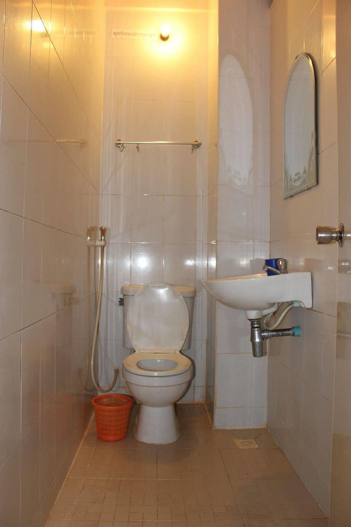 Lucky 2 Guesthouse Phnom Penh Extérieur photo